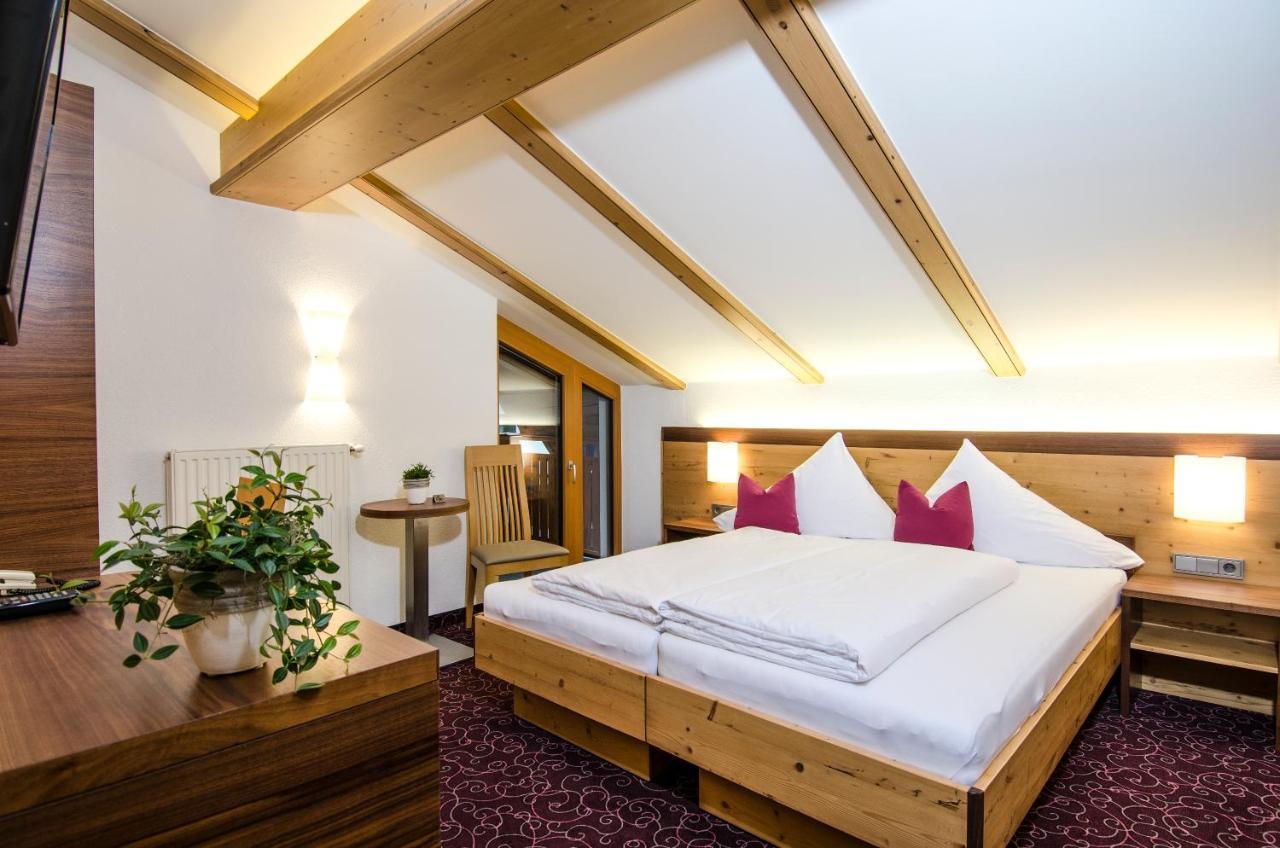 Hotel Garni Subretta Ischgl Bagian luar foto